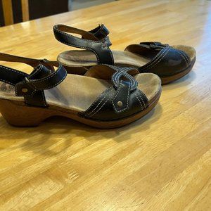 Dansko Black heeled sandal size 8